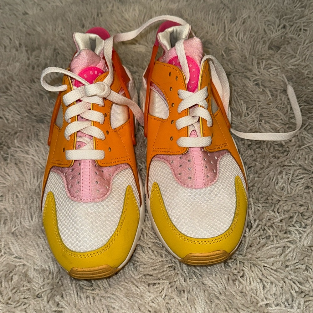 BRAND NEW ORANGE PINK YELLOW NIKE HURACHES